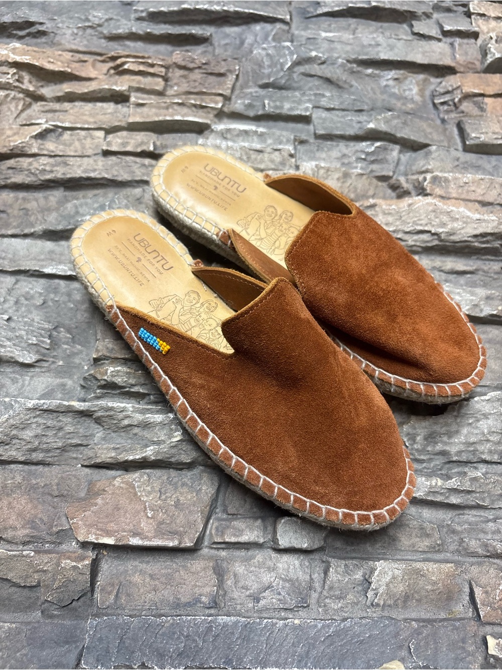 UBUNTU Life Lamu Slip On Women’s Shoe Sz 6 Leather Suede Comfort